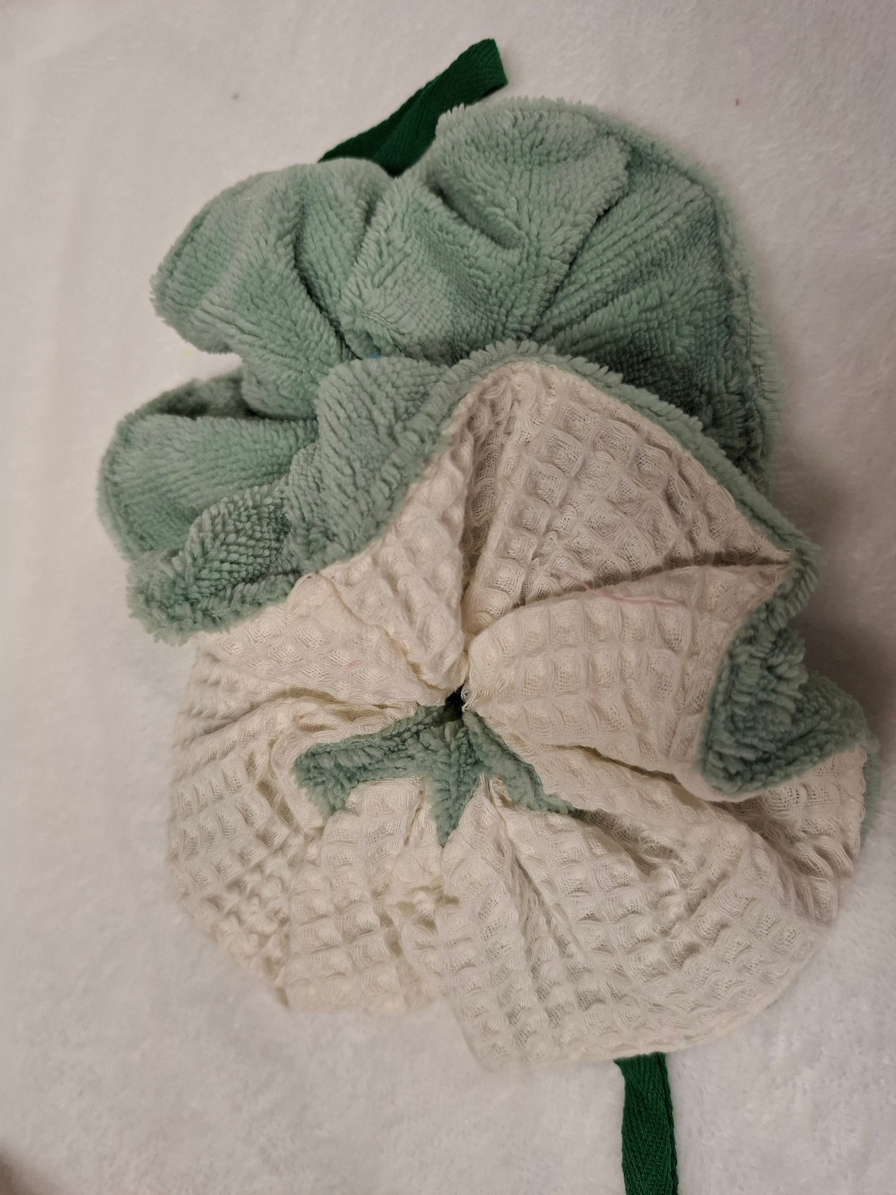 Fleur de douche bi-matière